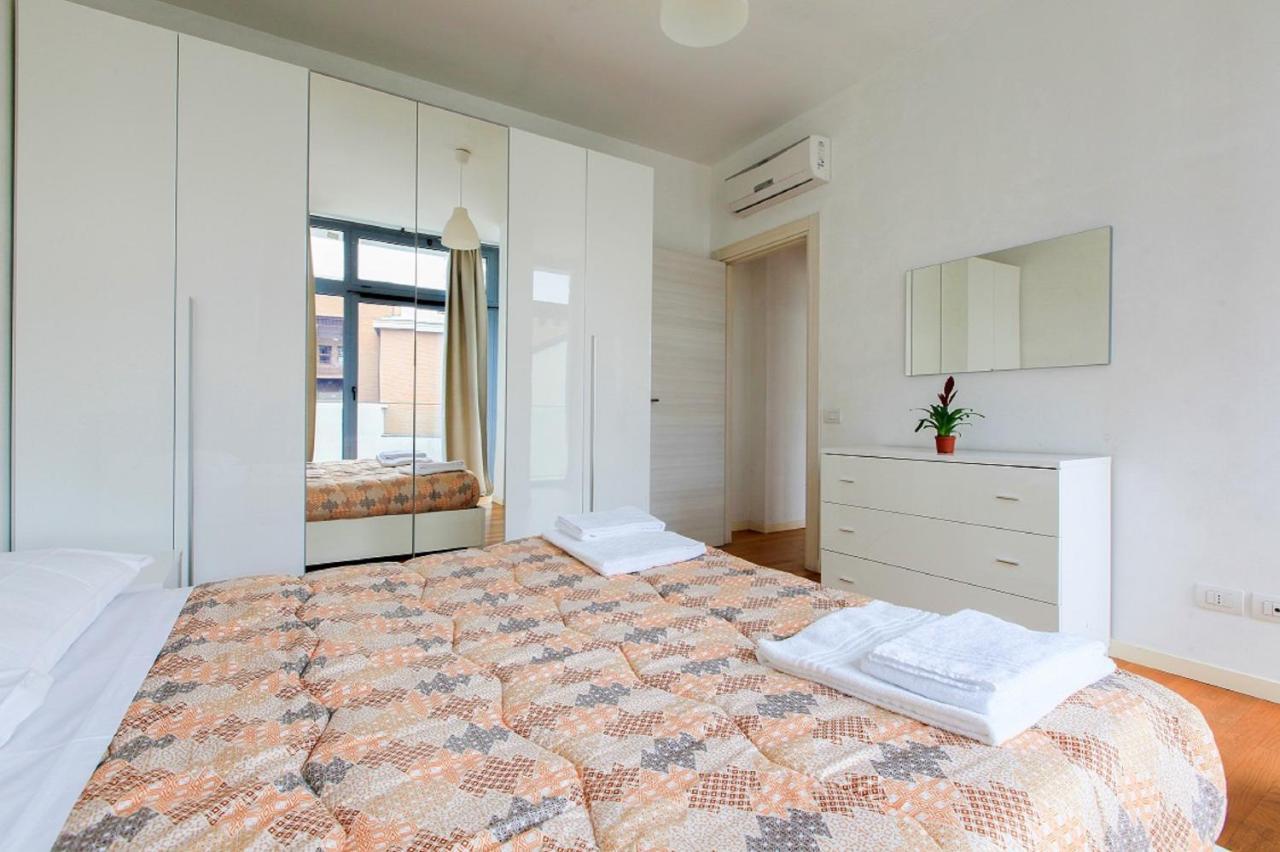 Red Line Apartments Milano Luaran gambar