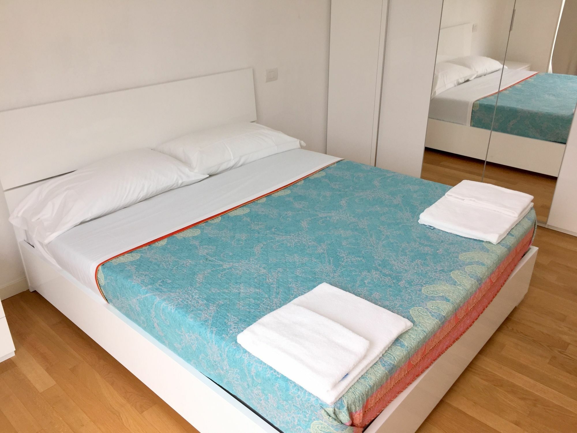 Red Line Apartments Milano Luaran gambar