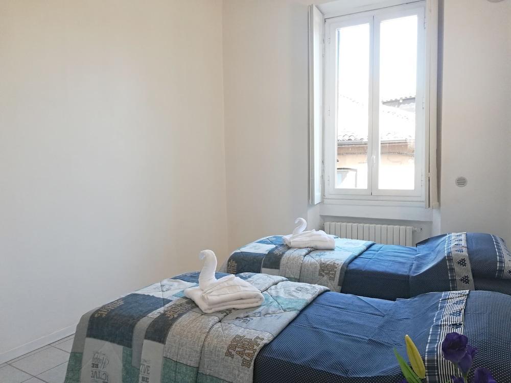 Red Line Apartments Milano Luaran gambar